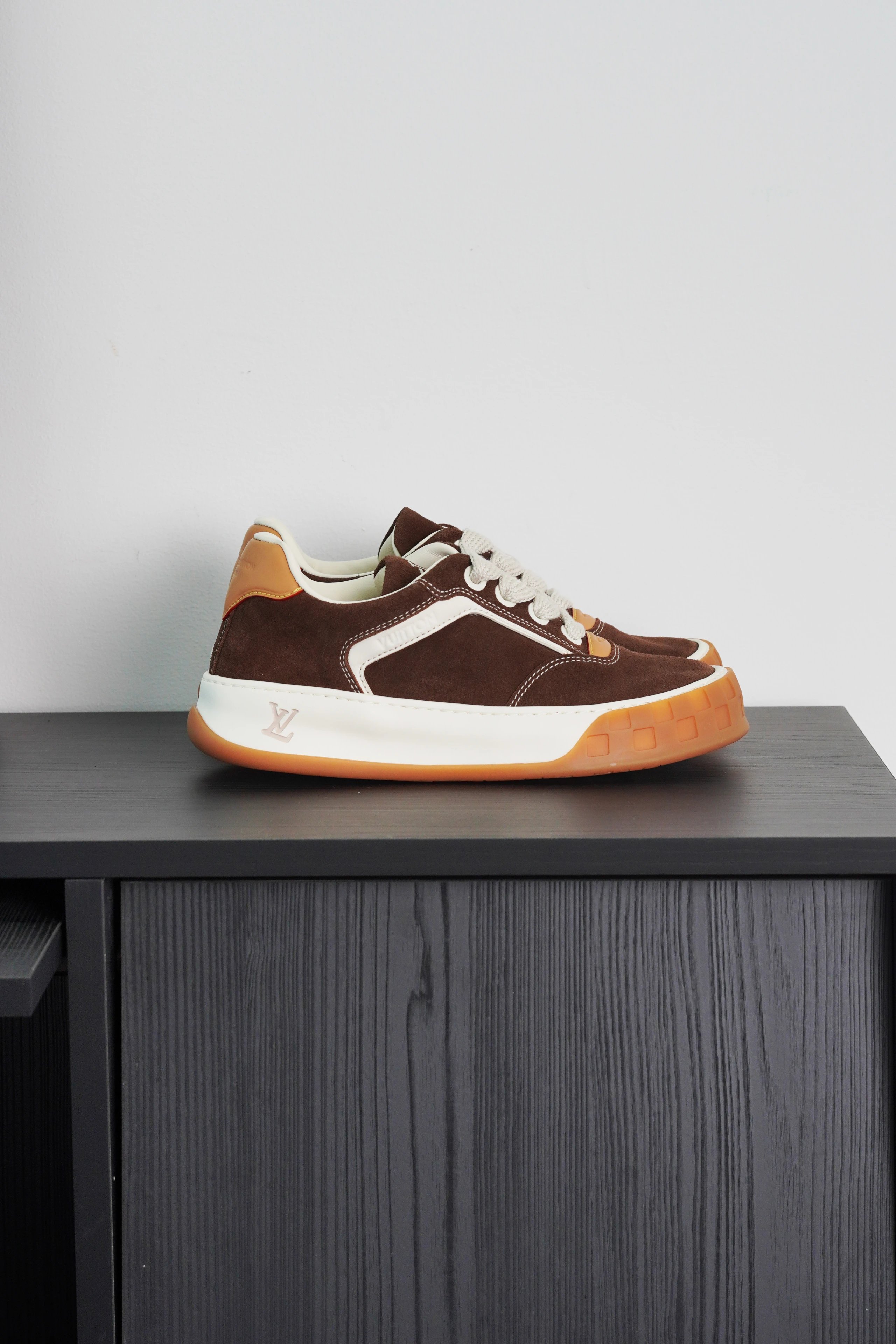 Item ID 9036 1V High end custom Tilted suede calf leather round toe lace up biscuit shoes low top board shoes