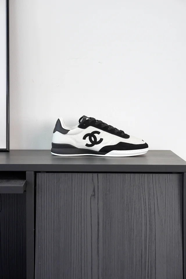 Item ID 9041 CHANE1 imported sheepskin 26S cowhide plush round headed panda low top German training shoes for women black white