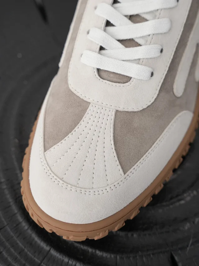 Item ID 9067 Hermes Sheepskin Vegetable Tanning Round Head Strap German Training Shoes Low Top Casual Shoes for Women