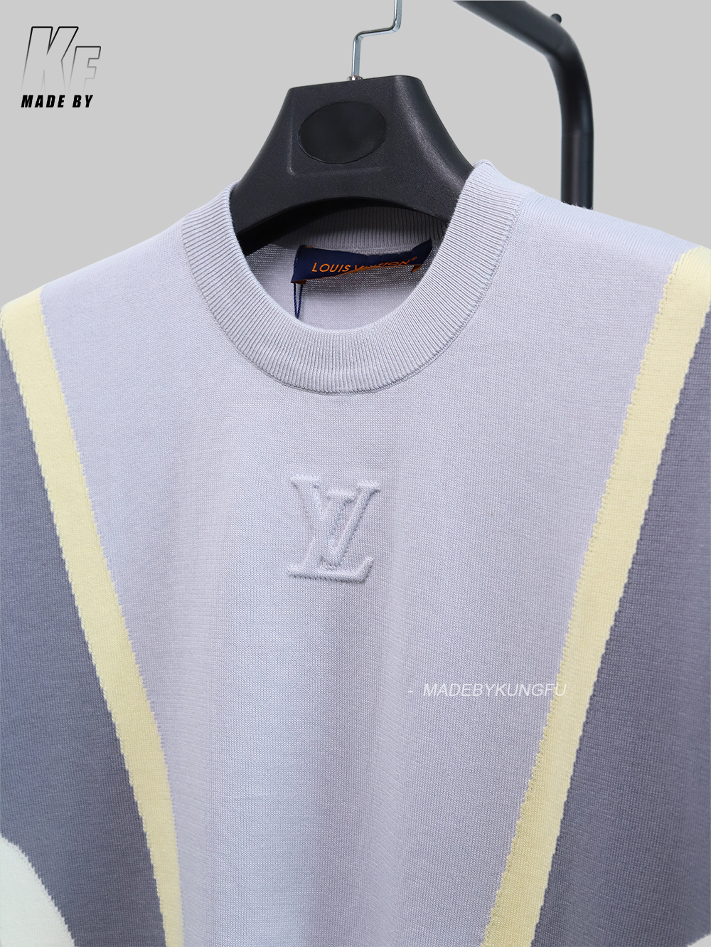 1V 3D embossed knit tee 