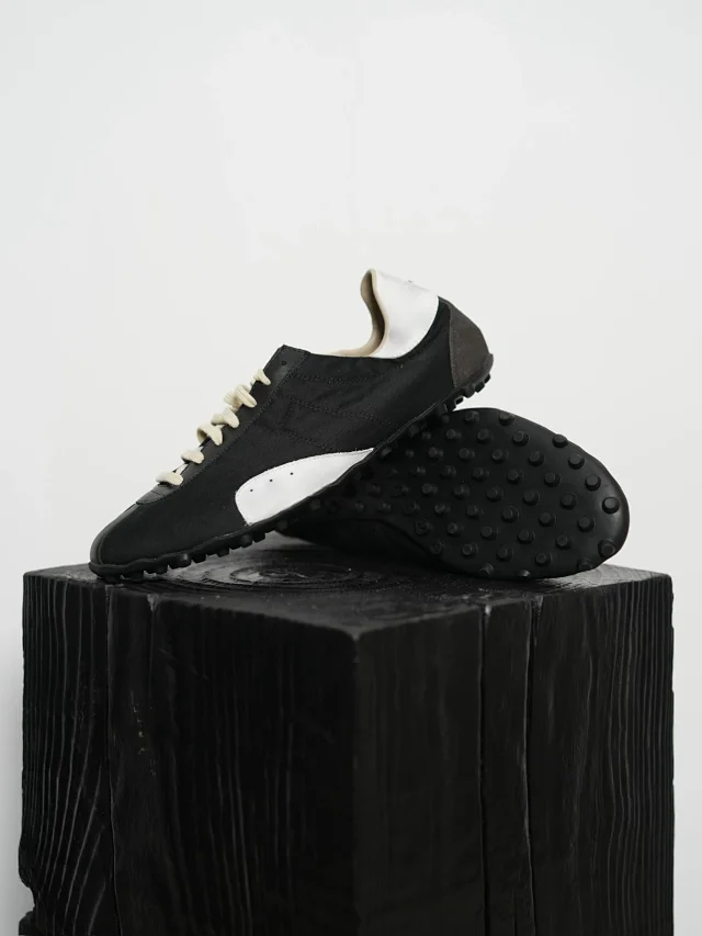 Item ID 9090 Maison Margiela Sprinters calf leather studded contrasting round toe lace up low cut athletic training shoes