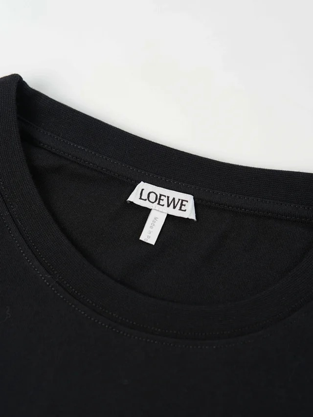 Item ID 9016 Loew Chest patch pocket round neck T