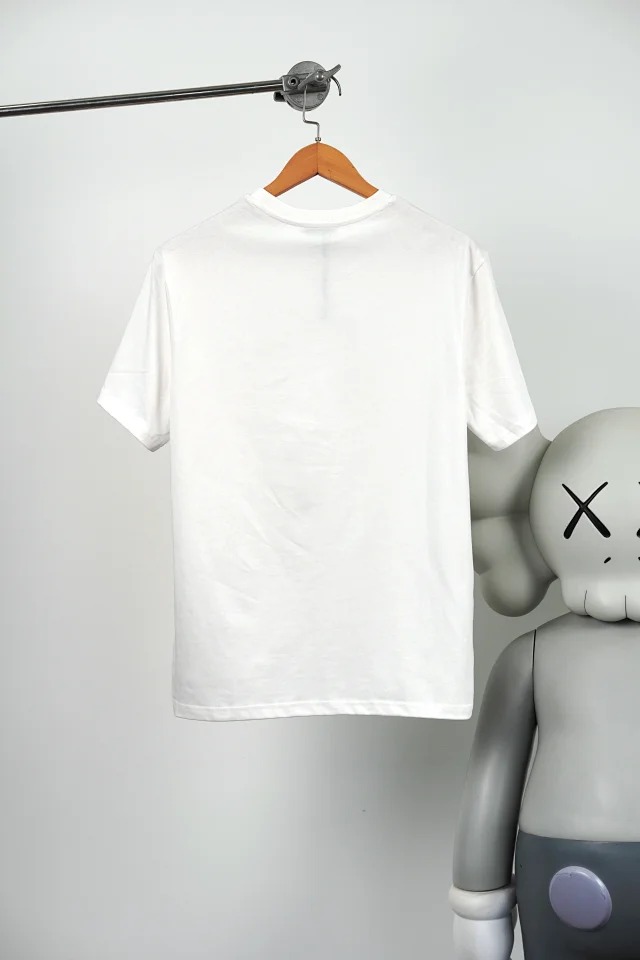 Item ID 9035 Mon x RocNation collaboration solid color left chest logo short sleeved T-shirt