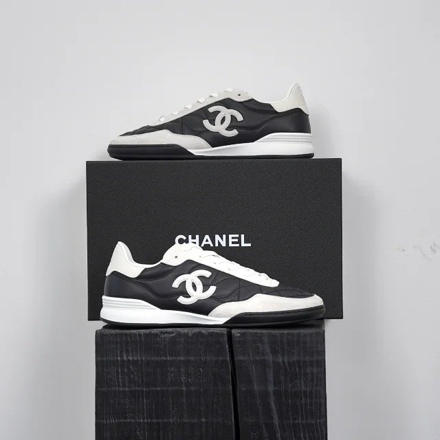 Item ID 9041 CHANE1 imported sheepskin 26S cowhide plush round headed panda low top German training shoes for women black white
