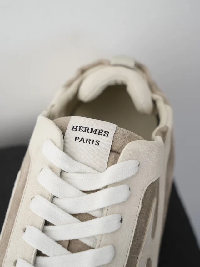 Item ID 9067 Hermes Sheepskin Vegetable Tanning Round Head Strap German Training Shoes Low Top Casual Shoes for Women