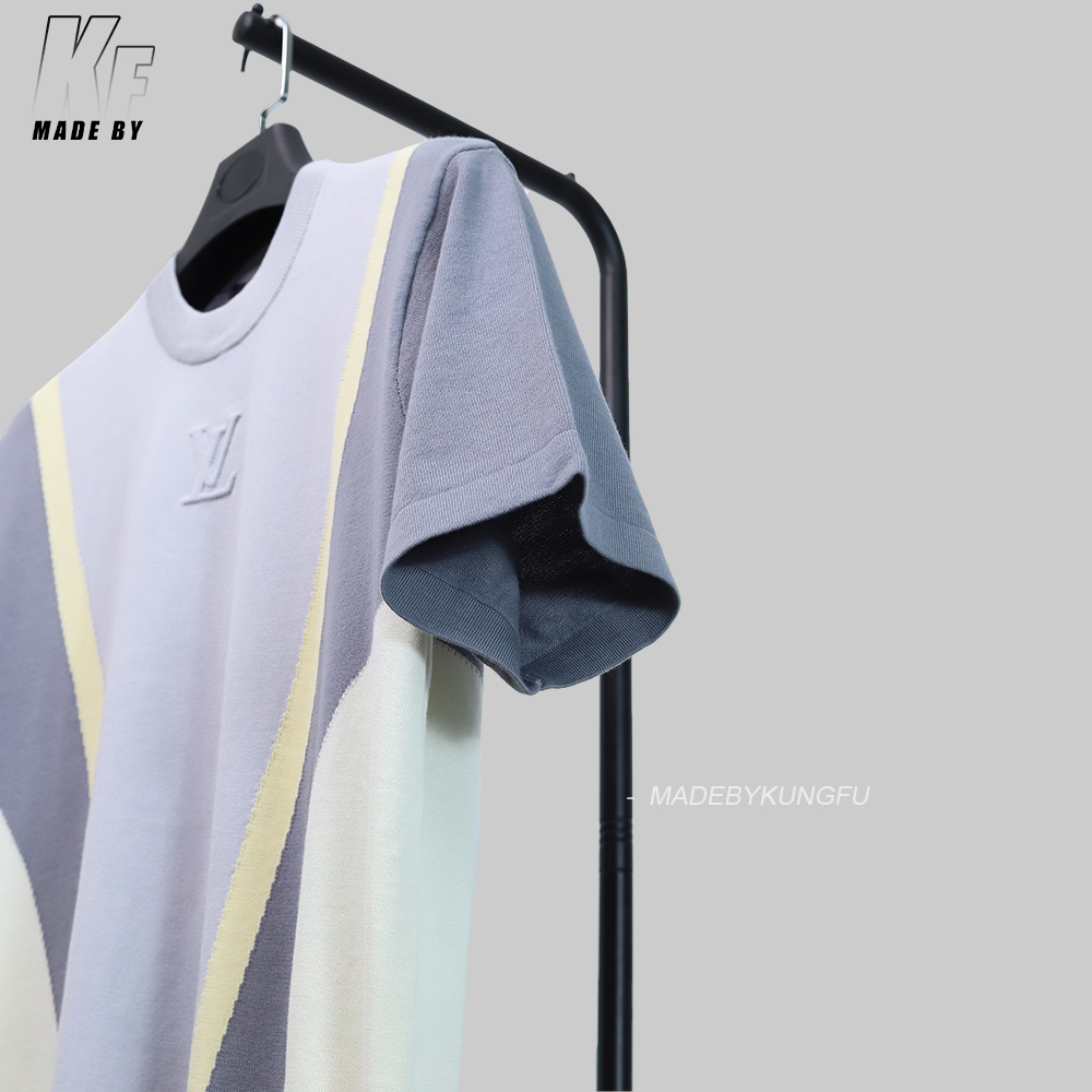 1V 3D embossed knit tee 