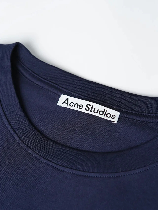 Item ID 9096 AcneS ultra-fine yarn 60-thread count double-ply combed cotton plain weave fabric  S26 embroidered logo long-sleeved T-shirt