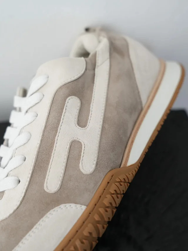 Item ID 9067 Hermes Sheepskin Vegetable Tanning Round Head Strap German Training Shoes Low Top Casual Shoes for Women