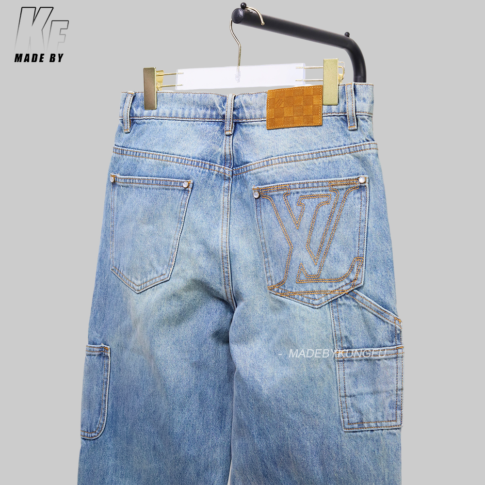 1V Leather Label Pocket Embroidered Jeans