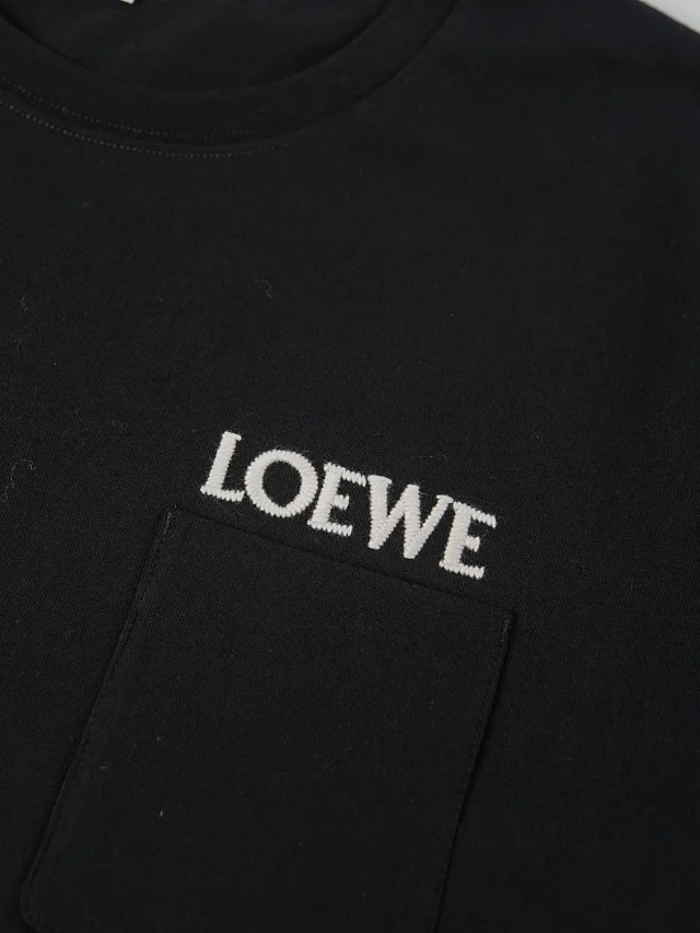 Item ID 9016 Loew Chest patch pocket round neck T