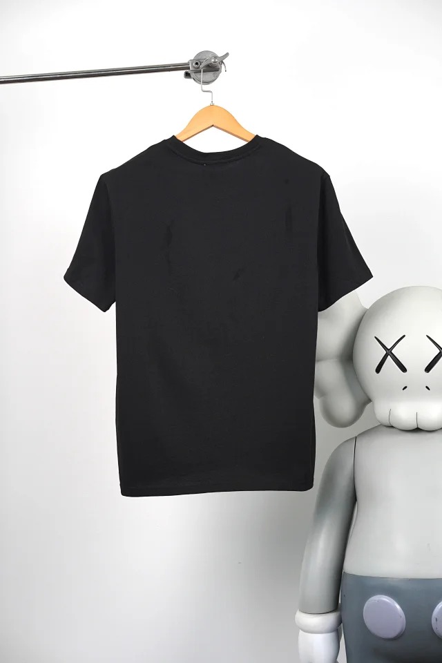 Item ID 9035 Mon x RocNation collaboration solid color left chest logo short sleeved T-shirt