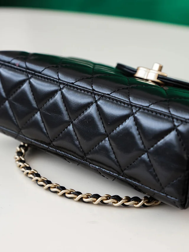 Item ID 9057 CHANE1 Kelly diamond patterned cowhide chain carrying shoulder bag