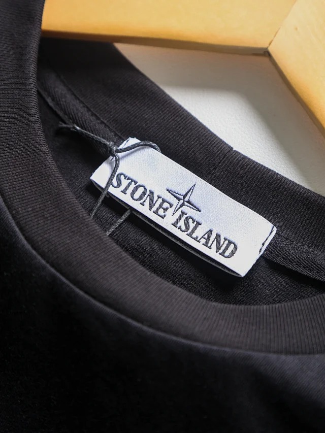 SI Logo round neck knitted long sleeved shirt