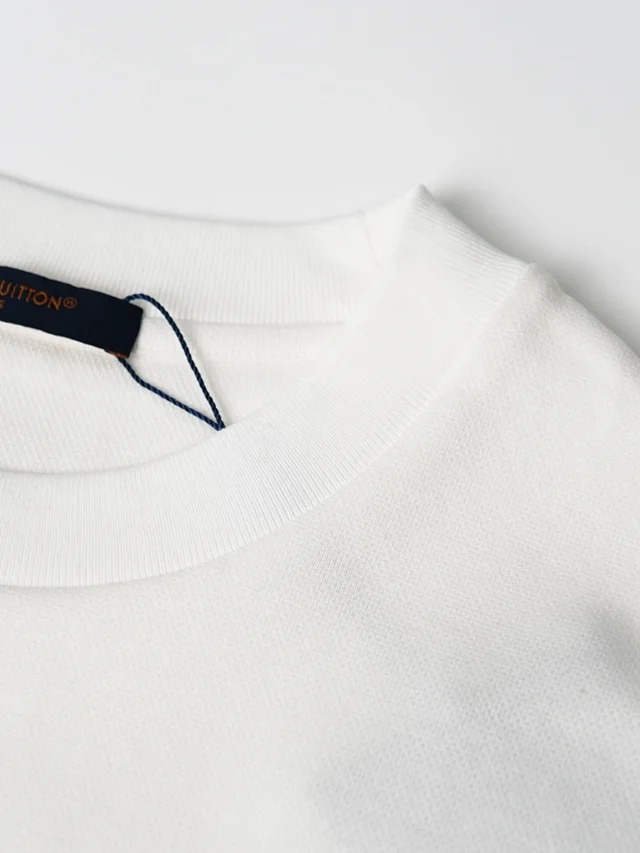 Item ID 9044 1V FW25 chest pocket design with genuine leather chest logo and dyed yarn short sleeved T-shirt for men