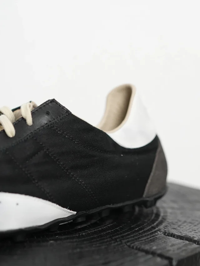 Item ID 9090 Maison Margiela Sprinters calf leather studded contrasting round toe lace up low cut athletic training shoes