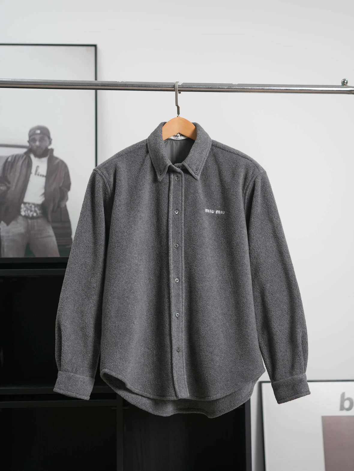 Item ID 8219 M1UM1U Miu Miu _Double Brush Single Shake Velvet Craft_ Loose Edition