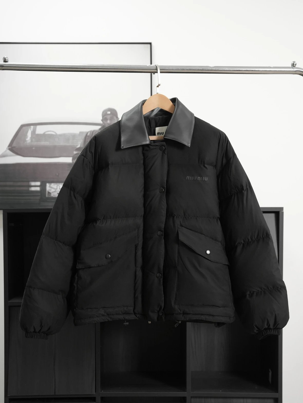 Item ID 8126 M1UM1U Miu Miu FW24“90 white duck down ” Lapel drawstring hem zipper l