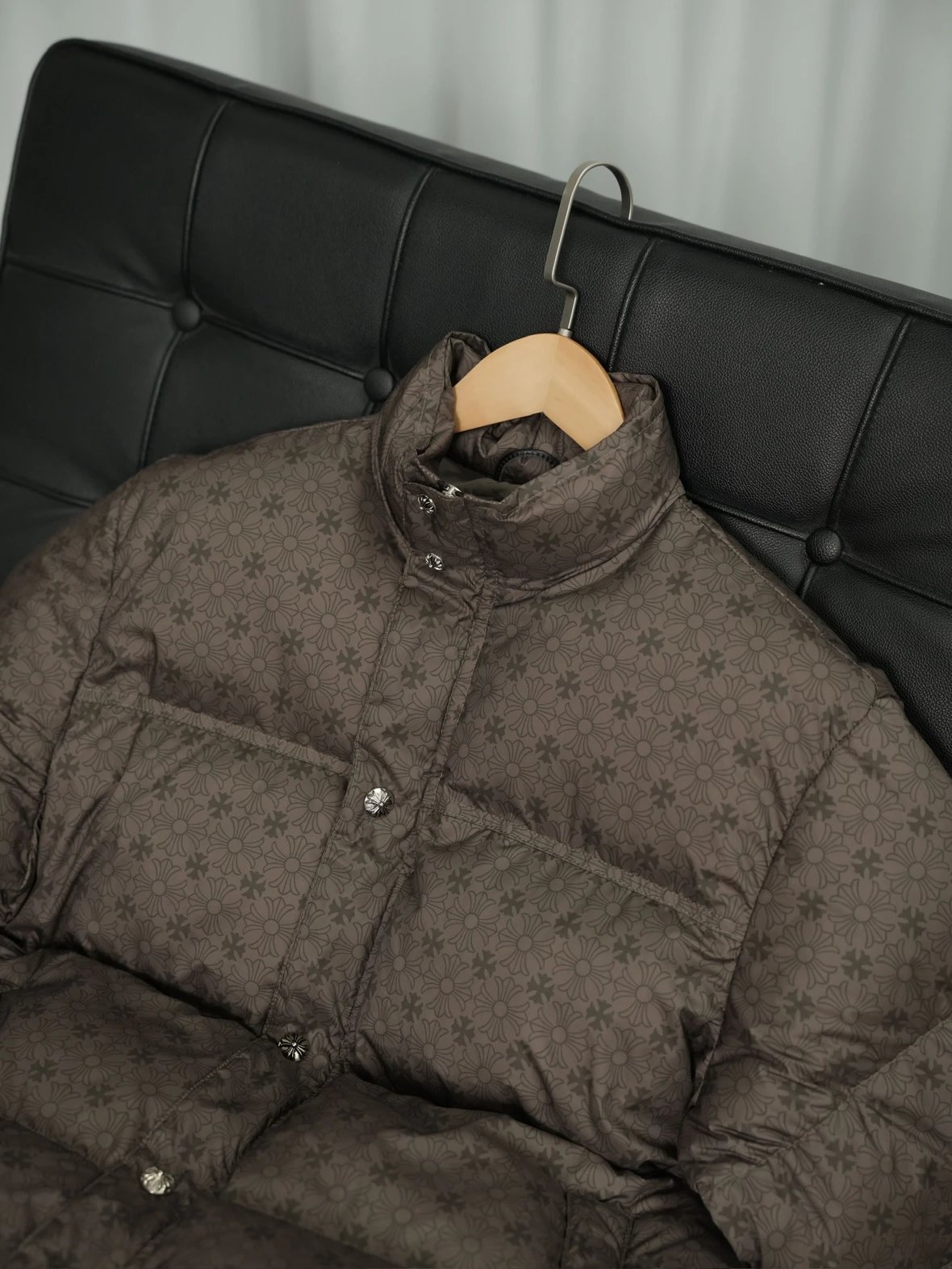 Item ID 8110 Crow heart CH full print logo“90 white duck down ”“ Exclusive distress