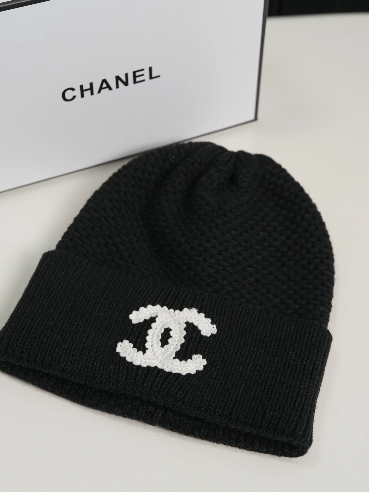 Item ID 8418 Xiaoxiang Embroidered Logo Knitted _Wool and Cashmere Blended_ Woolen