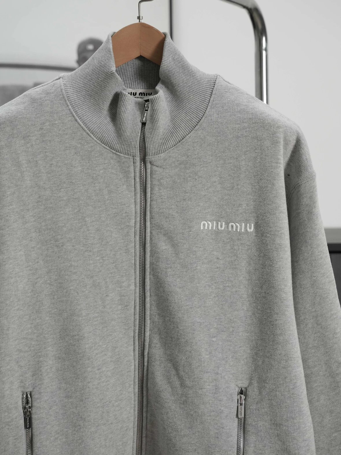 Item ID 8039 M1UM1U Miu Miu “ Full hardware customization ” Solid color stand colla