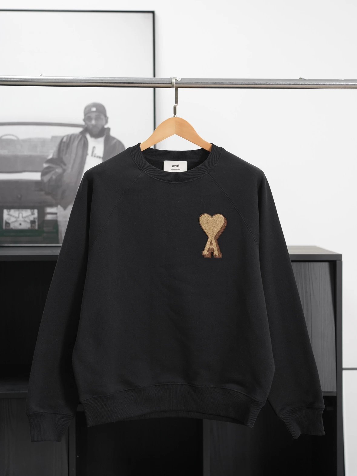 Item ID 8070 AMI solid color logo “ Correct spacer embroidery ”“ Multi-color dyeing