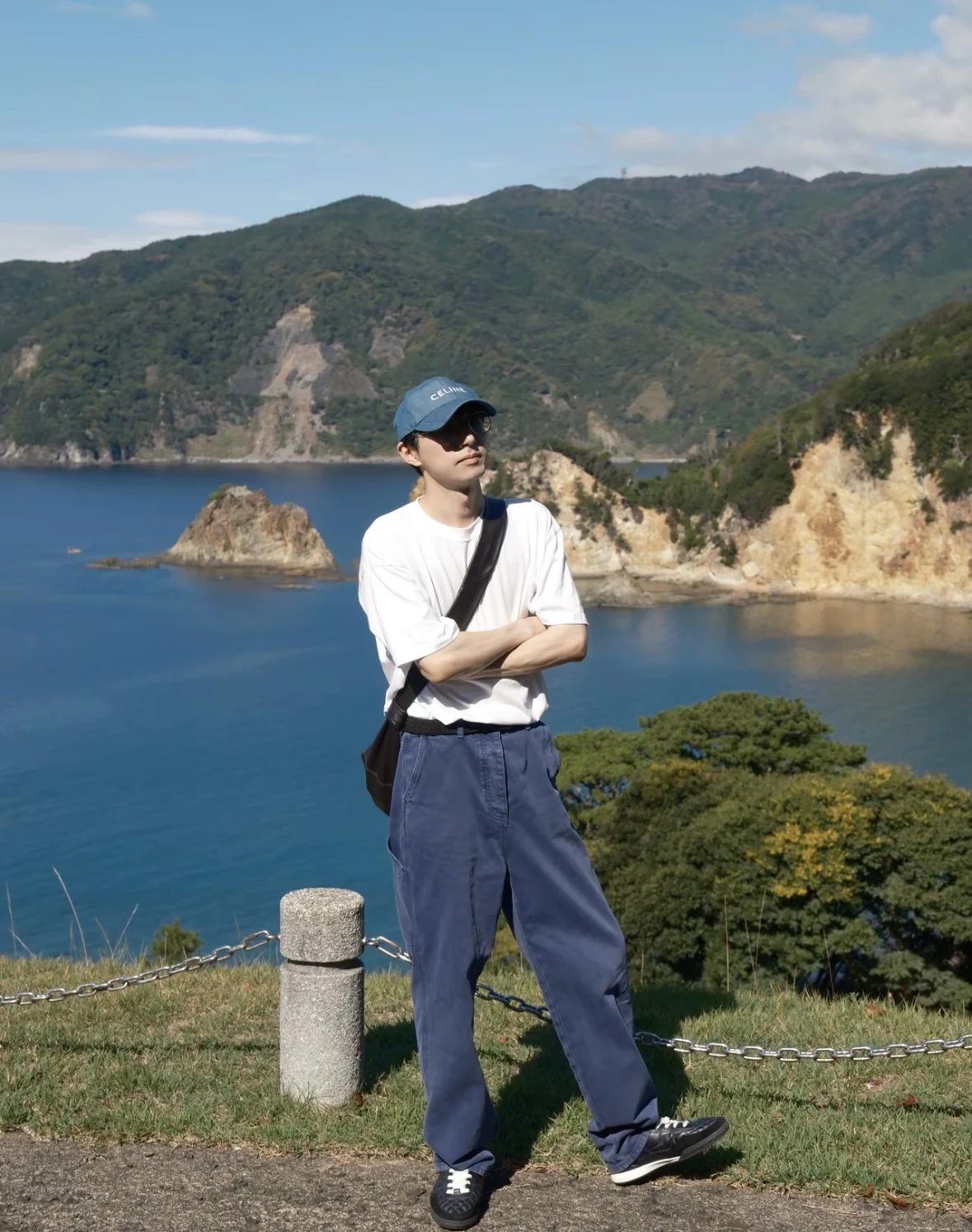 Item ID 8355 Miu Miu SS25 Spring Festival Series Solid Color Loose Embroidered Logo