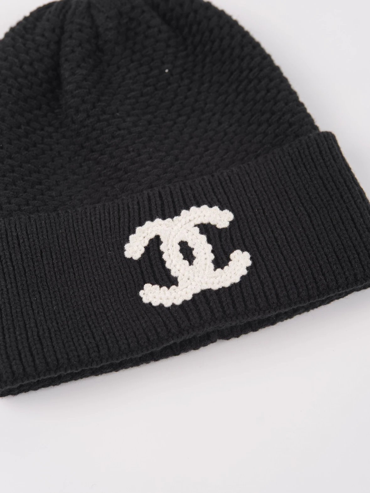 Item ID 8418 Xiaoxiang Embroidered Logo Knitted _Wool and Cashmere Blended_ Woolen