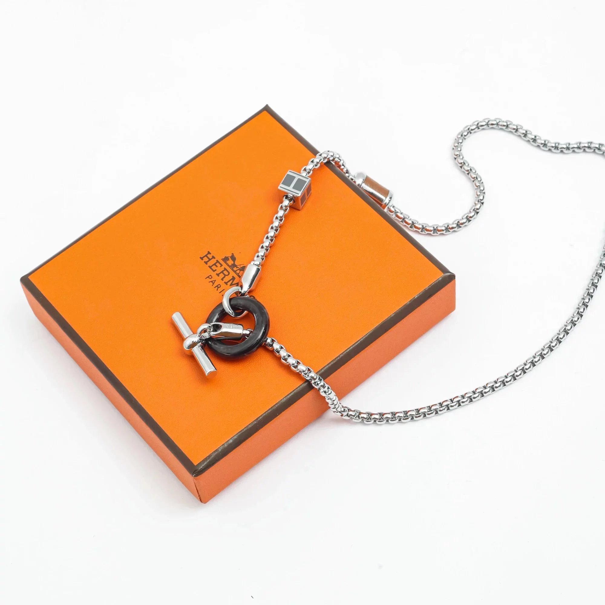 Item ID 8379 Essential for autumn and winter - The first sweater chain - Natural ho