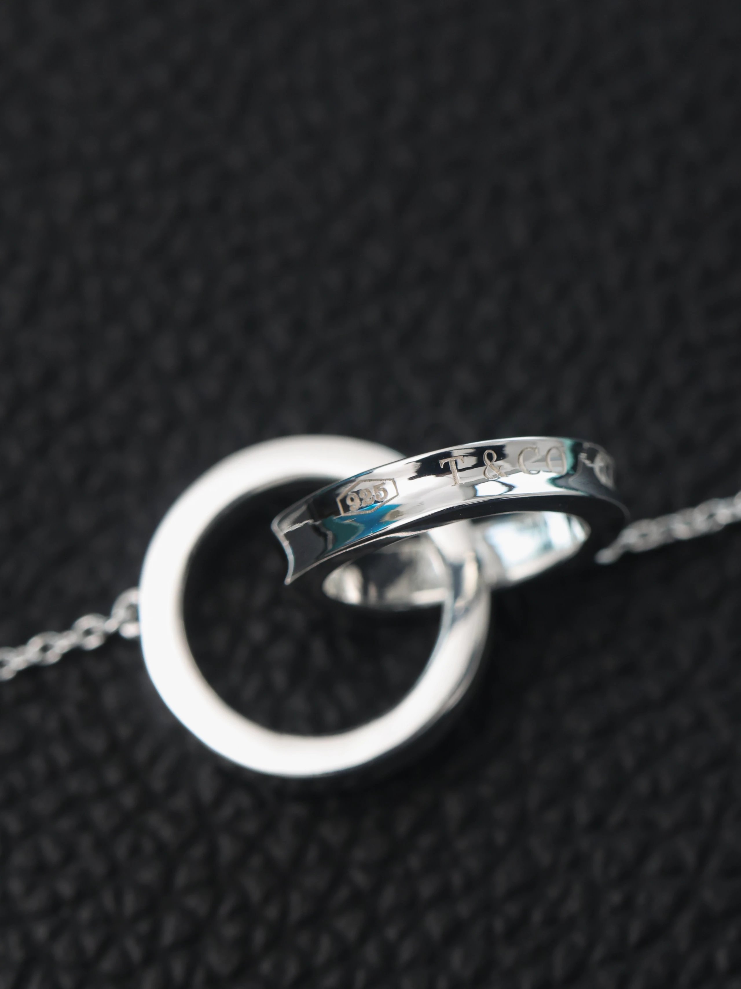 Item ID 8383 T1ffany- Tiffany -1837 Classic double hoop necklace - Ring Lariat Ster