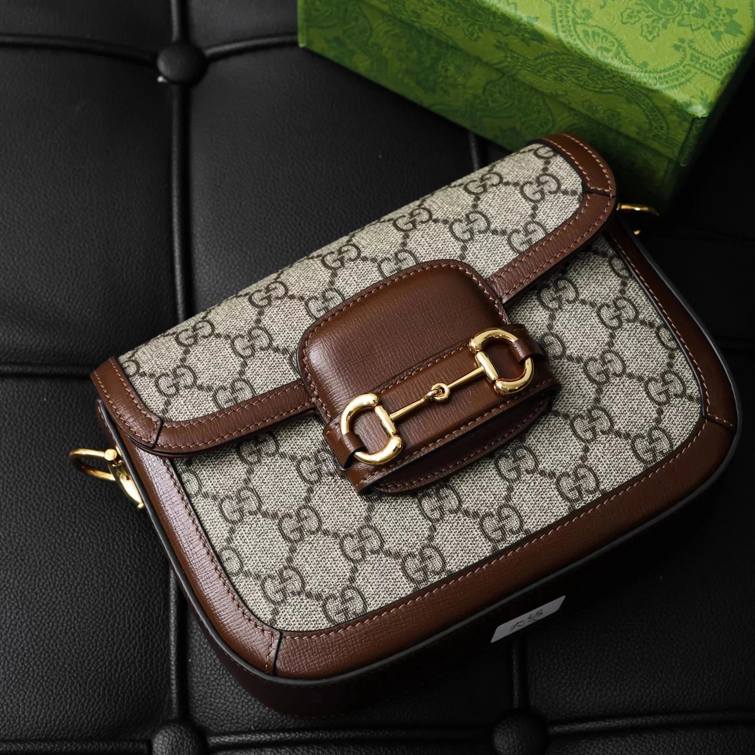 Item ID 8462 Correct oil edge - Needle car details _- GC floral saddle bag - Horseb