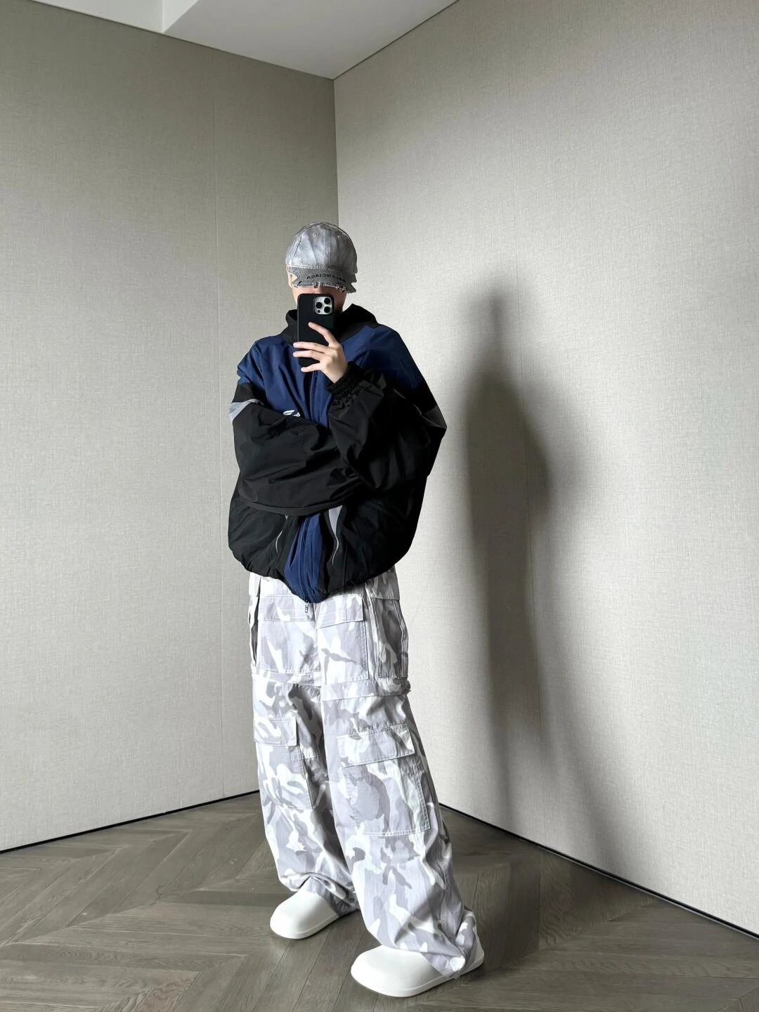 Item ID 8014 Balenc1@ga- Paris-2024SS - Tri color Spliced Windbreaker Coat - OVisiz
