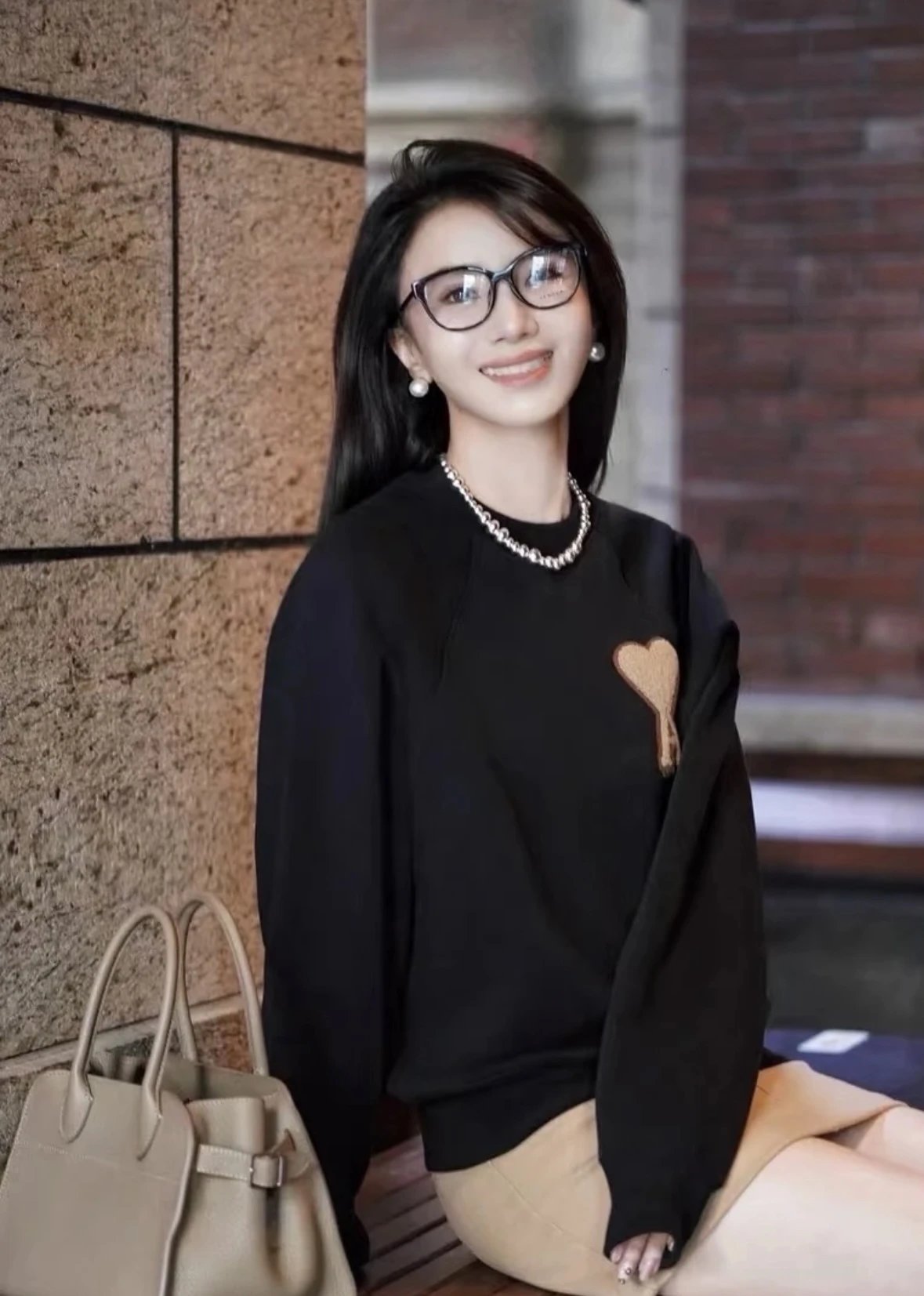 Item ID 8070 AMI solid color logo “ Correct spacer embroidery ”“ Multi-color dyeing