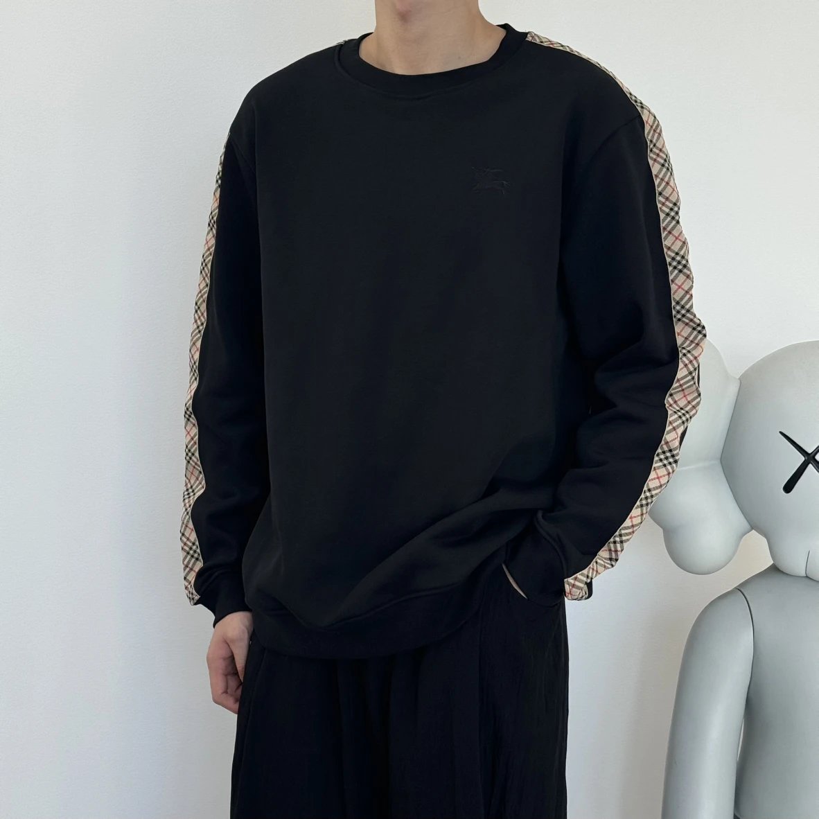 Item ID 8075 BBR-FW25- Ribbed trim -“ Exclusive high-end webbing ” round neck sweat
