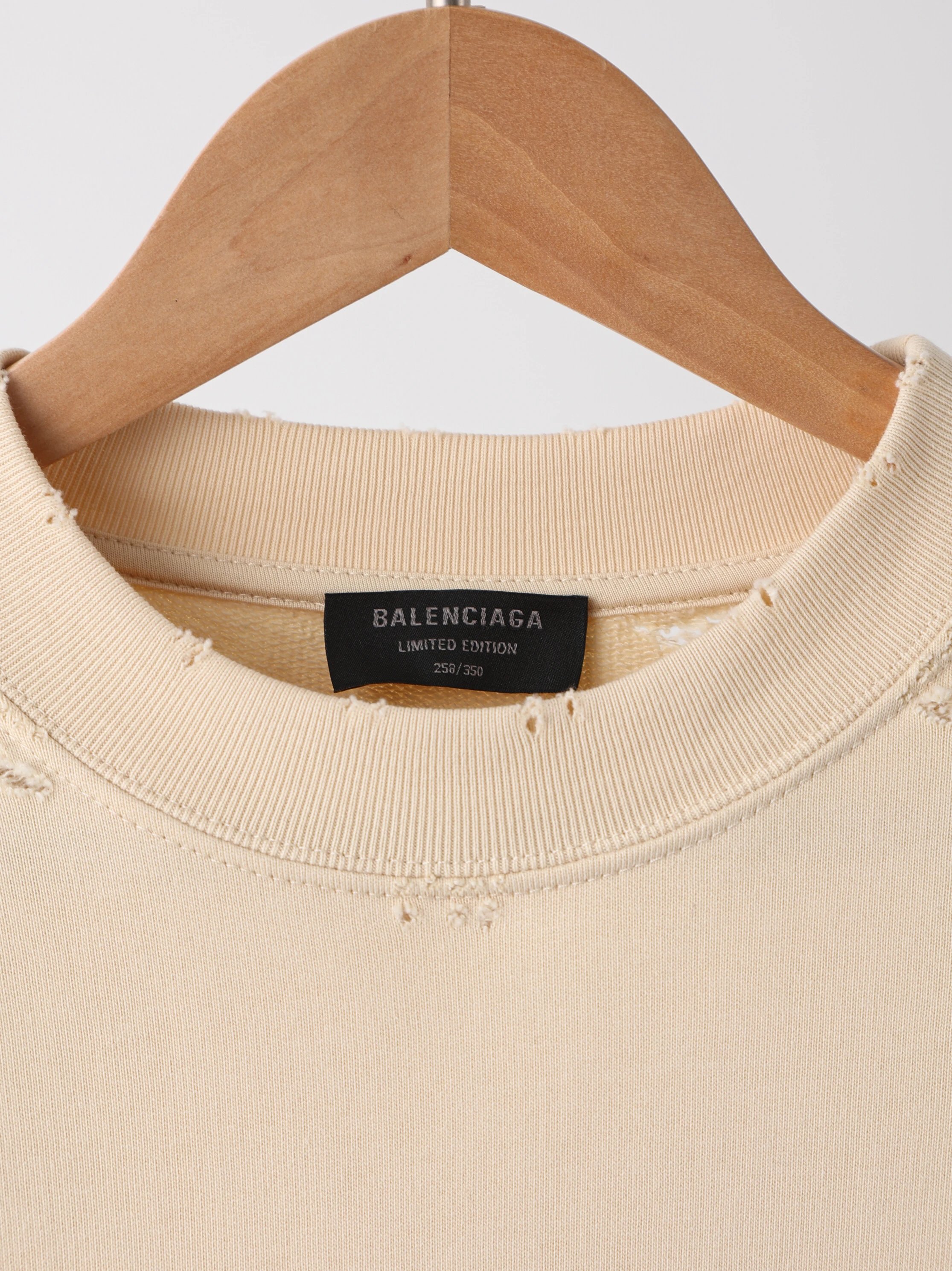 Item ID 8072 Balenc1aga- Paris -2024ss- limited edition - staff print sweatshirt -