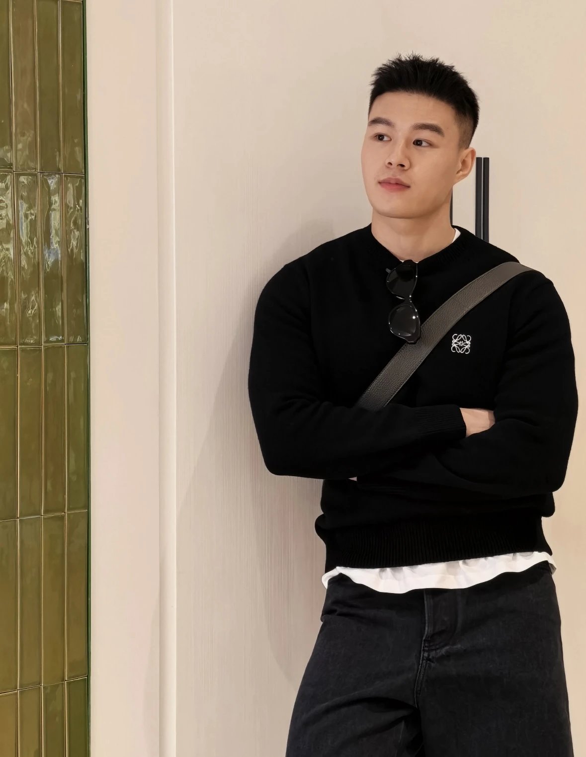 Item ID 8083 L0EWE Luo Yiwei “100% Superfine merino wool ”FW23Logo Embroidered roun
