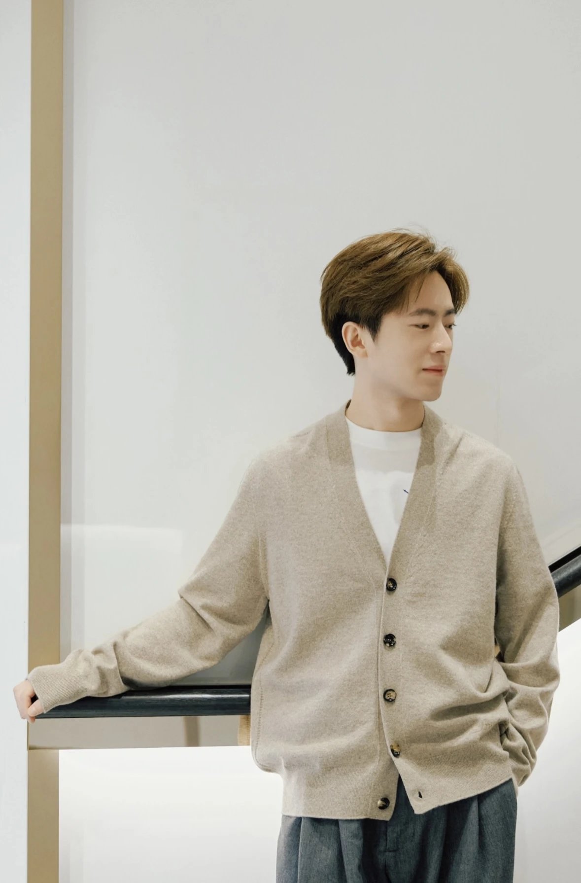 BBR embroidered signature sweater cardigan “97% cashmere ➕3% polyester