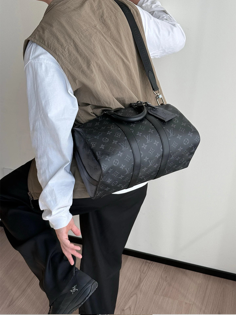 Item ID 8427 Advanced Customization - Kepall-35- Large Camera Bag - Head Leather -