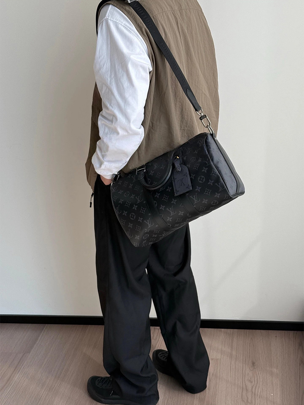 Item ID 8427 Advanced Customization - Kepall-35- Large Camera Bag - Head Leather -