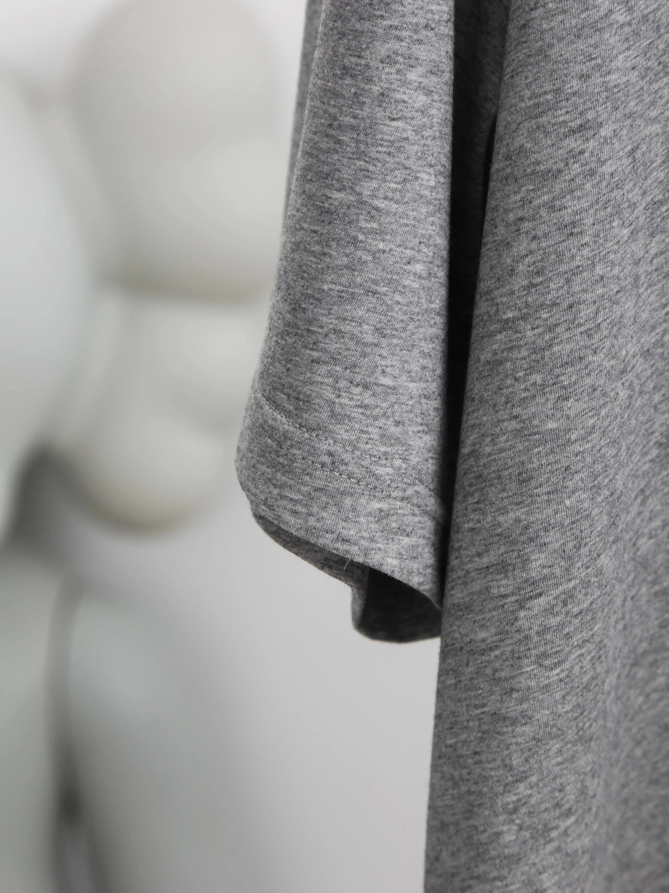 Item ID 8327 Miumiu- Miu Miu -2023ss- patch Logo short sleeves - flower gray - Ultr