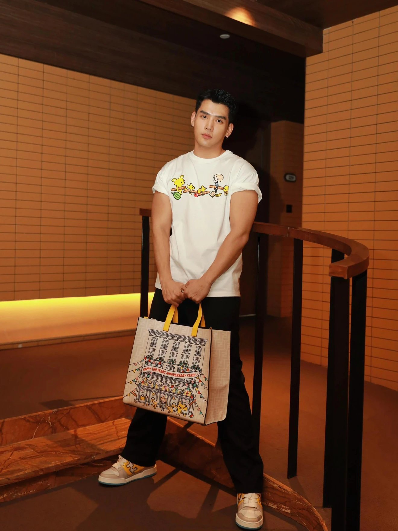 Item ID 8312 Fend1-Fendi-2025s - New Cartoon Hot Dog Bear Pattern Short Sleeve - Kn