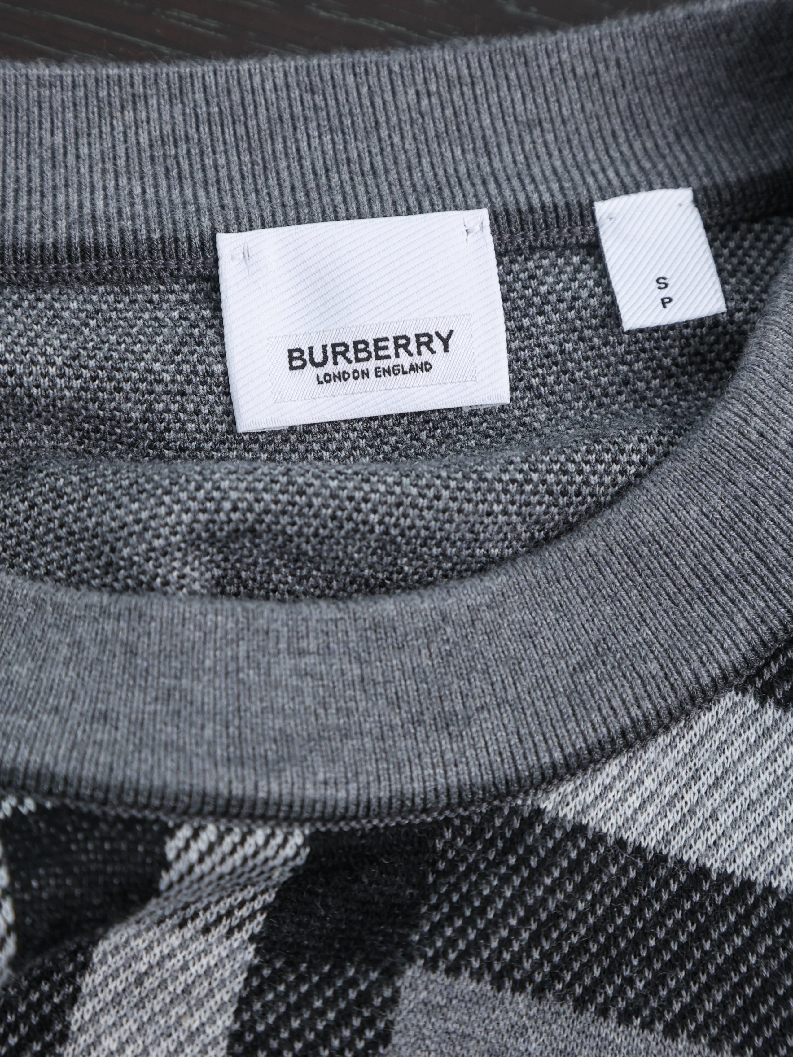Item ID 8253 Burberr- Burberry -2023ss- Irregular plaid - wool sweater - Black and