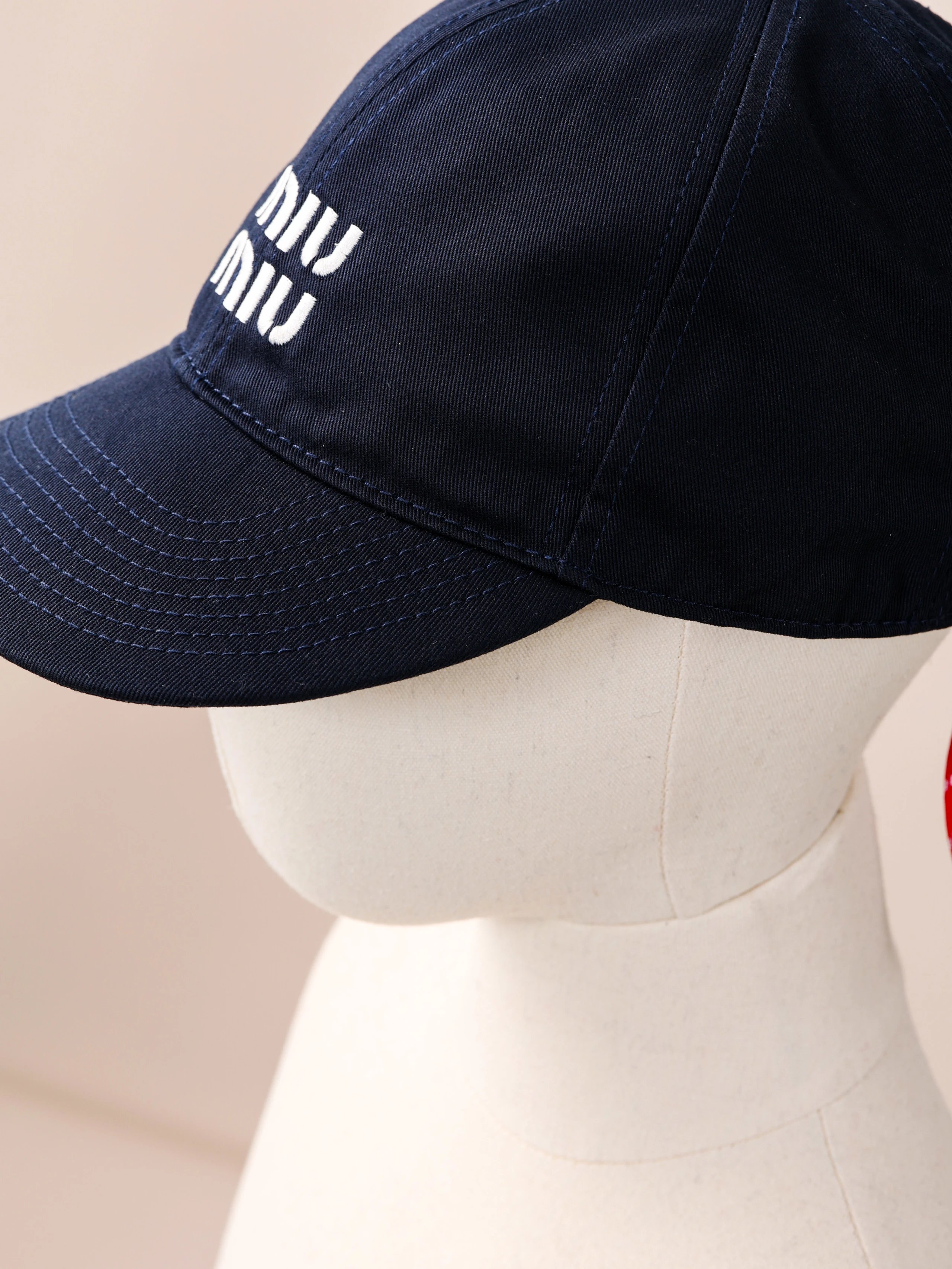 Item ID 8417 MiuMiu- Miu Miu -2024FW- Drawstring contrasting baseball cap - embroid