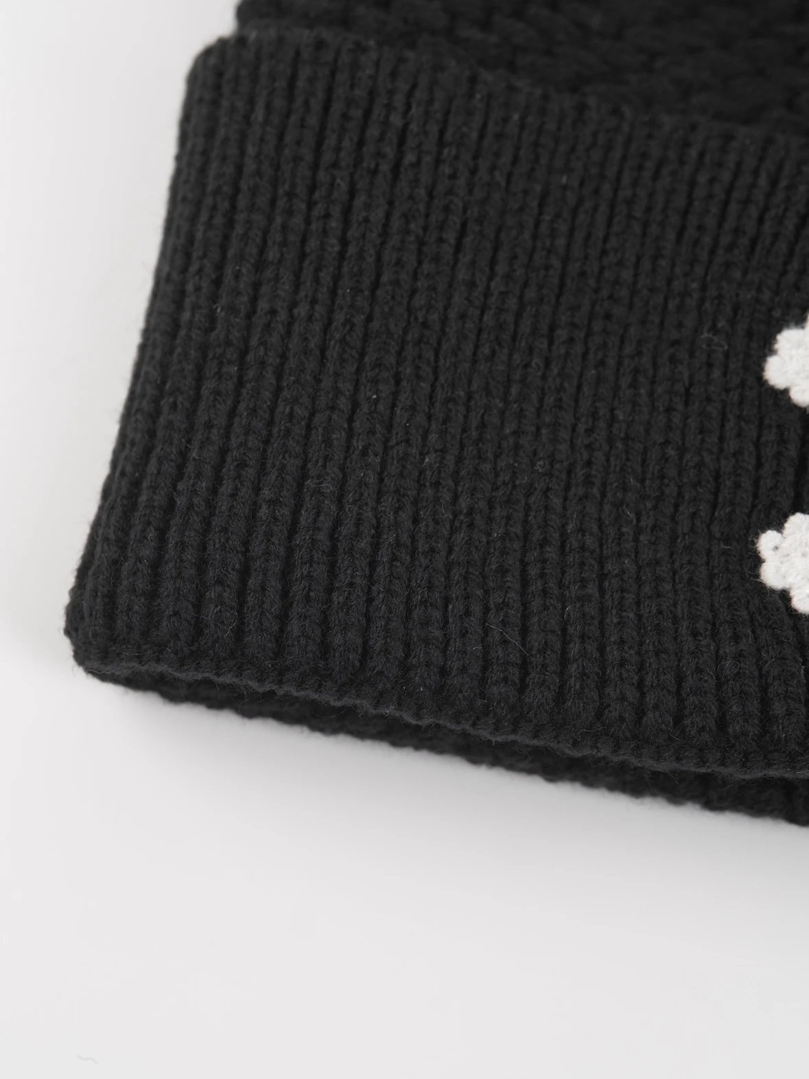 Item ID 8418 Xiaoxiang Embroidered Logo Knitted _Wool and Cashmere Blended_ Woolen