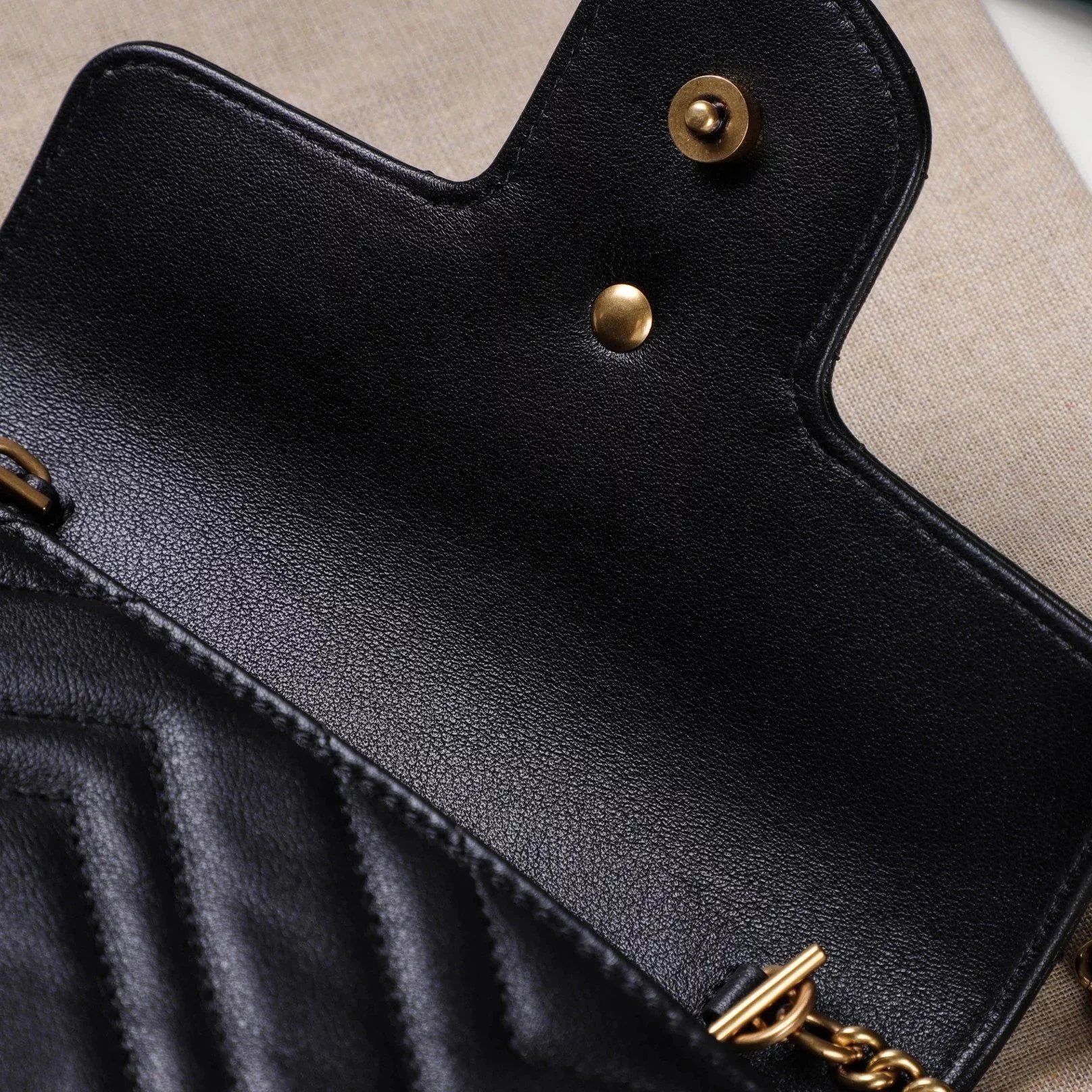 Item ID 8479 GUC- Hot stamping pair Glogo- classic retro mini shoulder bag crossbod