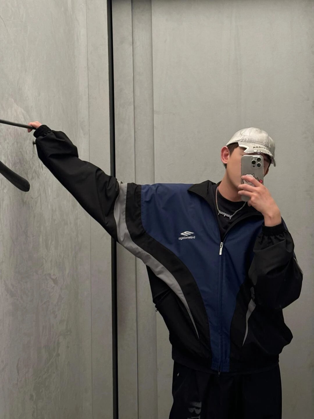Item ID 8014 Balenc1@ga- Paris-2024SS - Tri color Spliced Windbreaker Coat - OVisiz