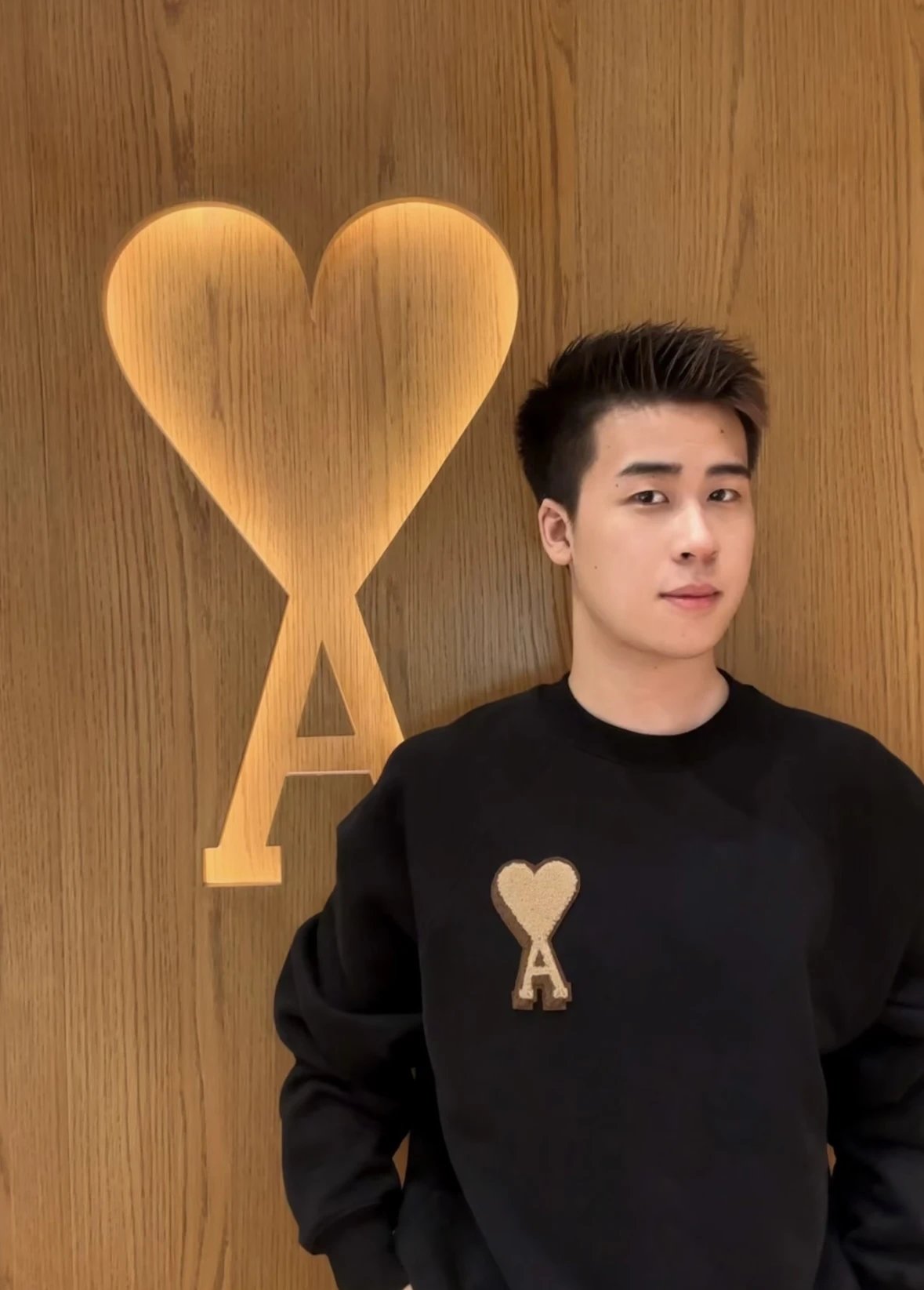 Item ID 8070 AMI solid color logo “ Correct spacer embroidery ”“ Multi-color dyeing