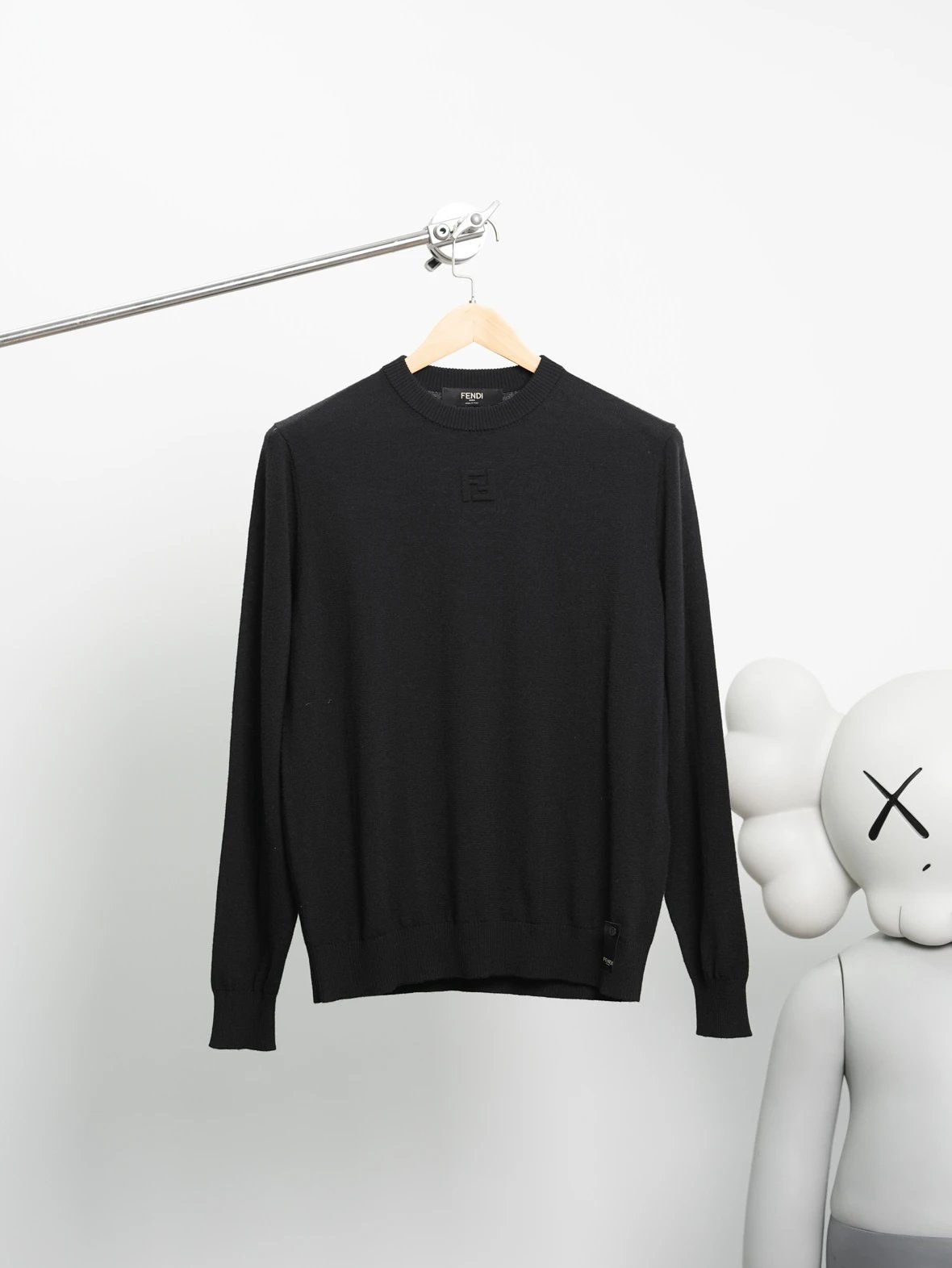 Item ID 8181 FEND1 Fendi FW24“100% Sheep wool ” relief logo solid logo detail long