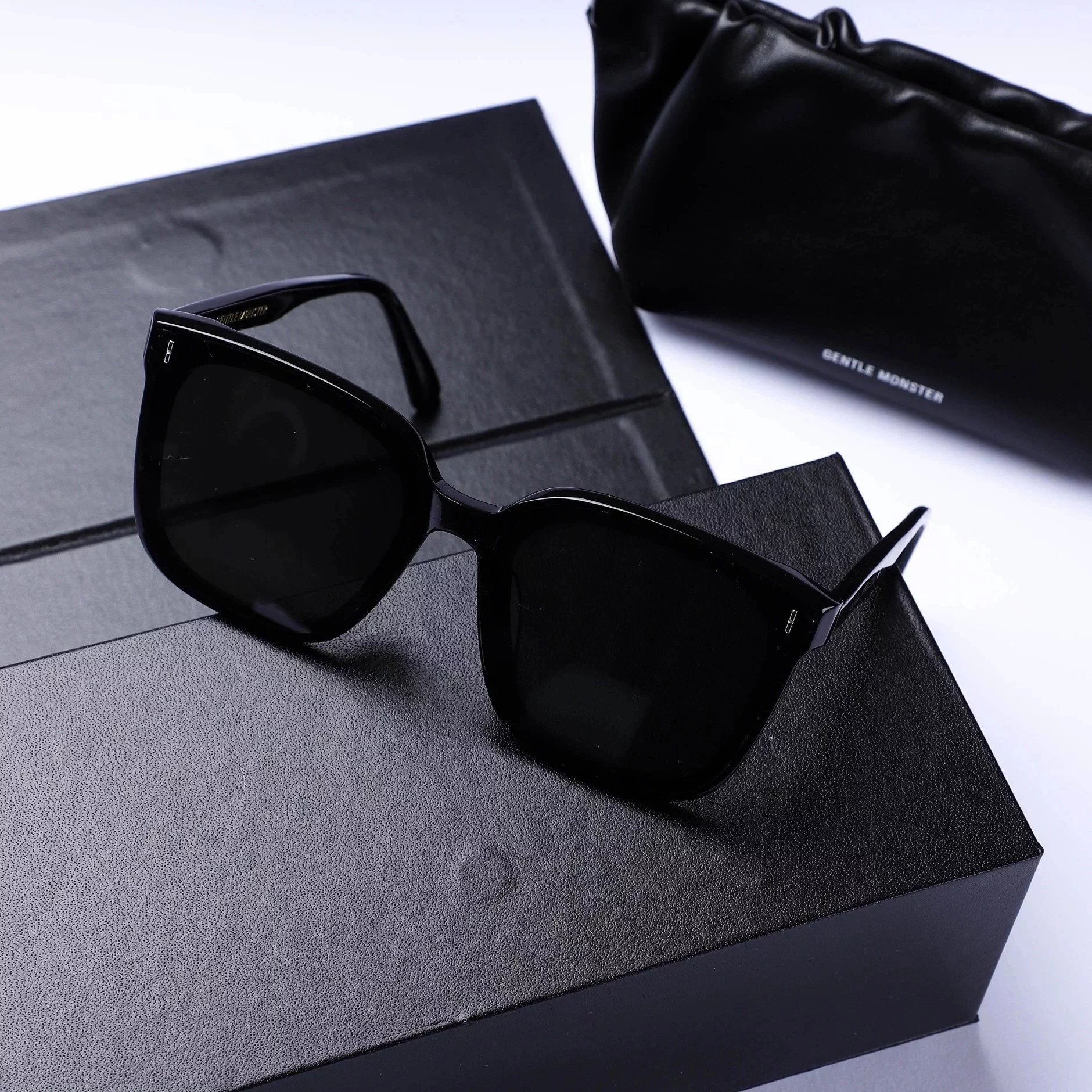 Item ID 8410 Gentleman Monster Sunglasses - Large frame classic versatile sunglasse