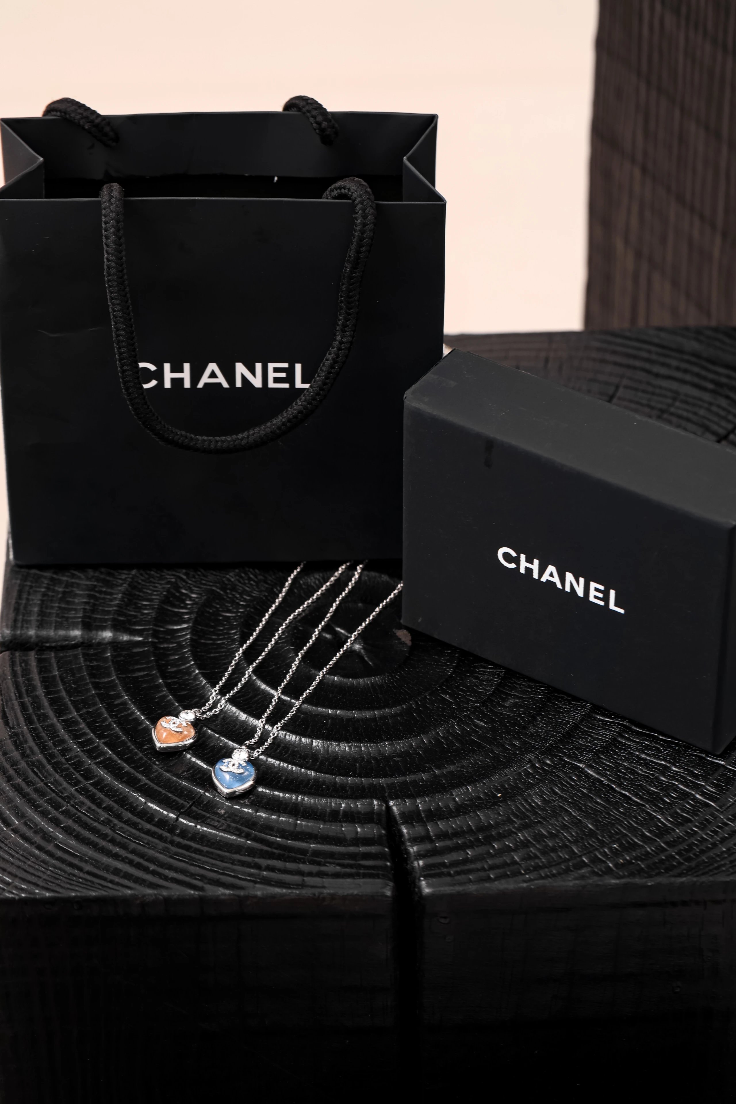 Item ID 8373 CHANE1- Xiaoxiang -2025ss-25P Love series necklace - Metal crystal mat