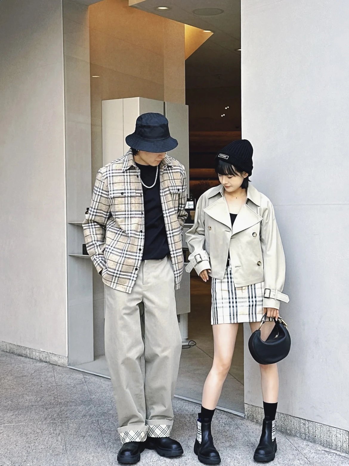 Item ID 8016 BBR Burberry plaid shirt with _natural black horn_ and _sheep wool mat